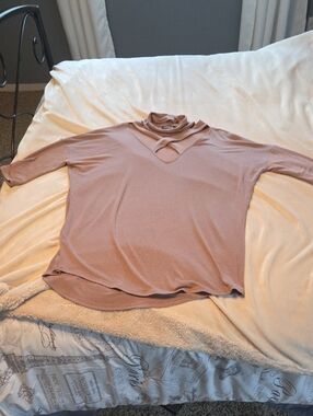 Express Mauve-Pink Mock Neck Long Sleeve Top with Front Keyhole